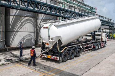Tank Truck Transfer: Safety and Efficiency in Loading/Unloading